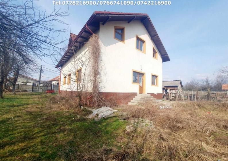 Casa D+P+M, situata in Arcani (Campofeni)