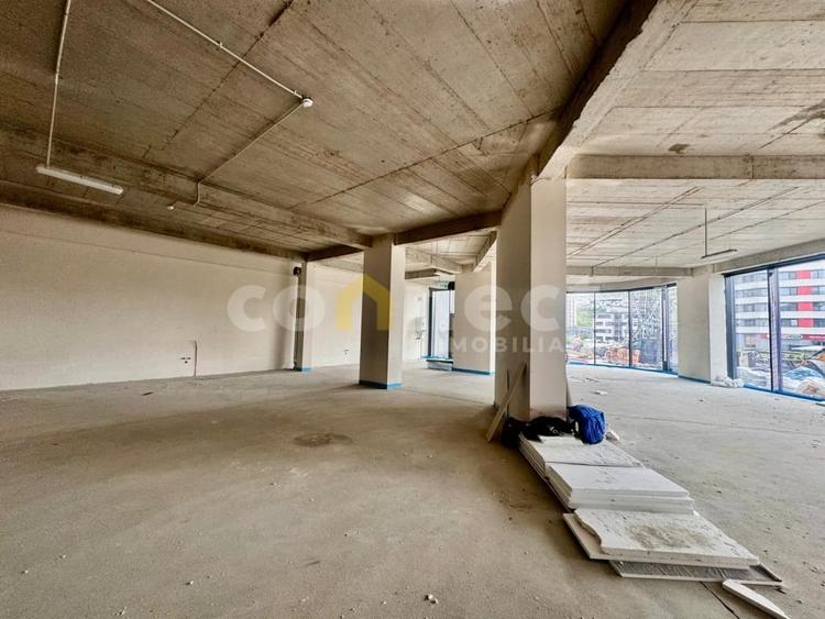 De inchiriat : spatiu comercial 275 mp, inaltime de 4 m - 1