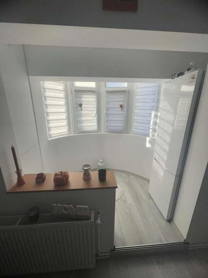 Garsoniera de vanzare, etaj intermediar, cart. 1 Mai - 1