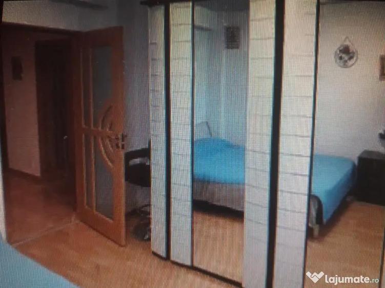 Apartament Cu 2 Camere Decomandate Etaj 2 - Zona Burdujeni Cuza Voda 2 - 3