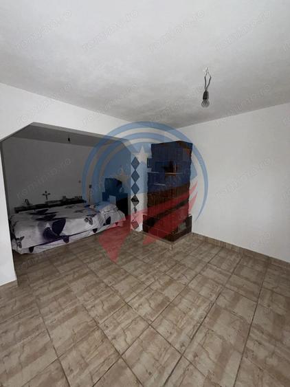 CASA CU TEREN 2500 MP LA 23 KM DE CRAIOVA CU TEAVA DE GAZE - 1