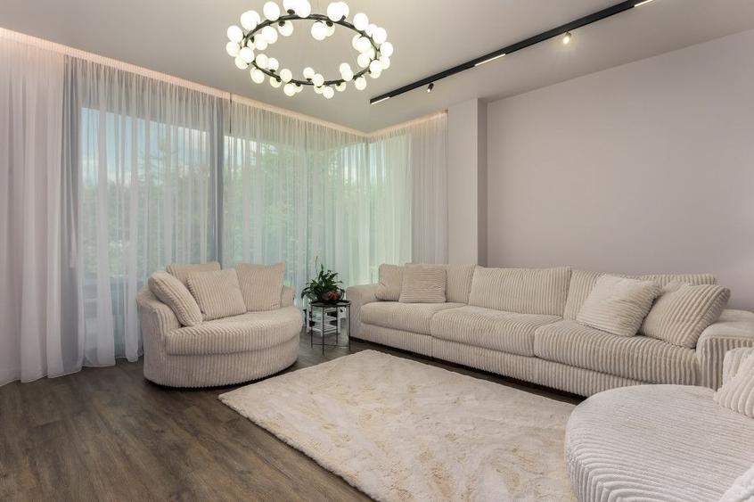 Vila de inchiriat/ vanzare - 6 camere- piscina - pompe de caldura - 12