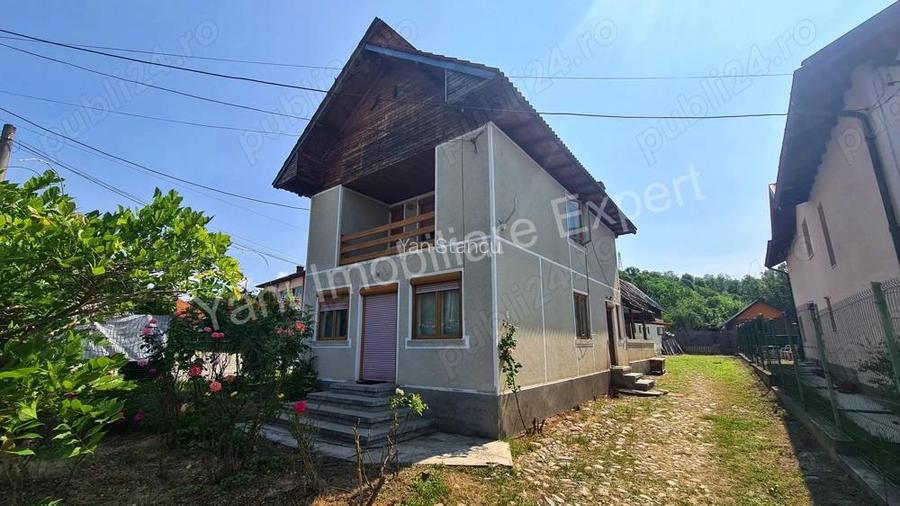 Casa de vanzare in comuna Albe?tii de Arge?, jude? Arge?.