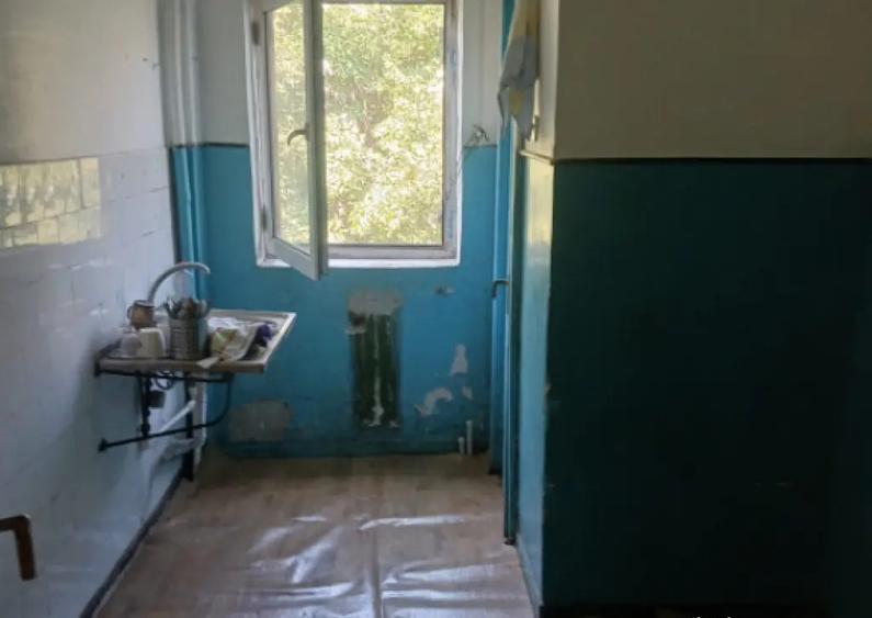 ZONA CENTRALA-2 CAMERE DECOMANDAT, ETAJ 4, NECESITA RENOVARE - 3