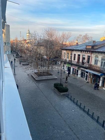 Vand  apartament cu doua camere, decomandat,  ultracentral, Buzau