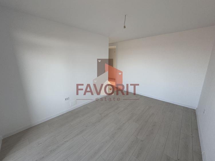 Decomandat. Disponibil imediat. Loc de parcare - 4