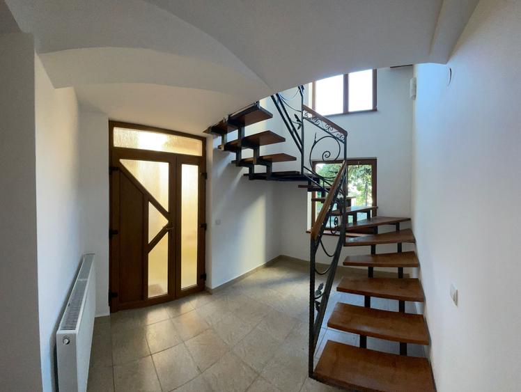 Casa in cartierul Trei Stejari ideala pentru o familie / birouri / investitie - 3