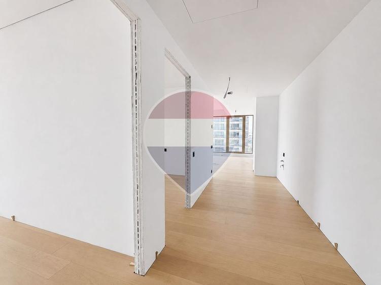 Apartament cu 4 camere decomandat în Pipera