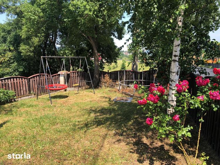 Casă cu 3 camere cu Teren 350 Mp în Moieciu