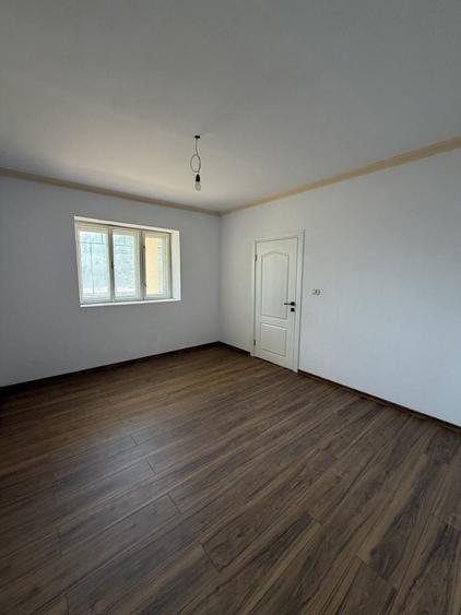 Casă cu 4 camere în Vinga