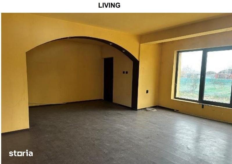 Casă cu 4 camere cu Teren 400 Mp în Letea Veche