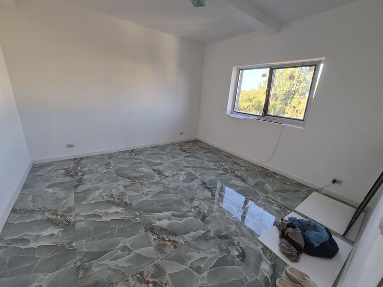 Casă cu 3 camere în Olteni