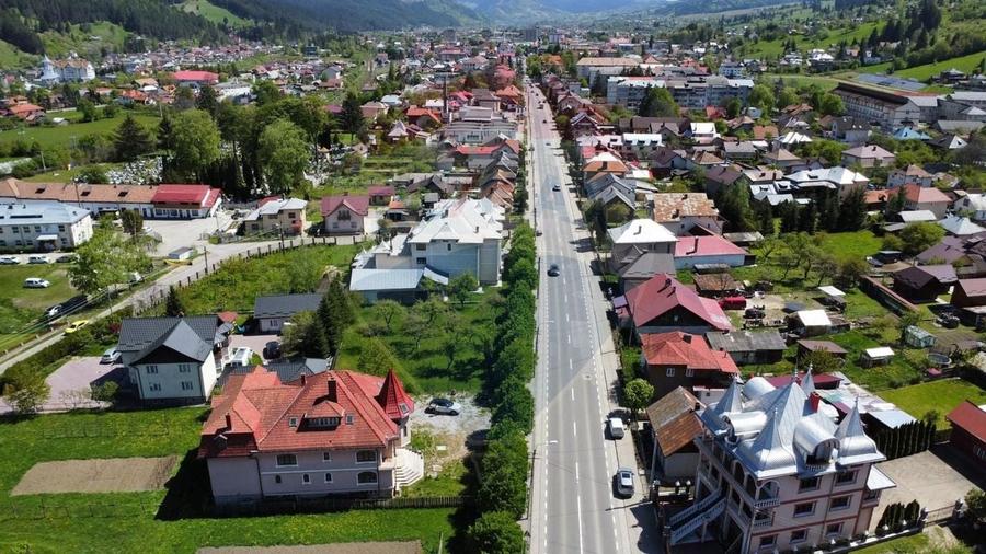 Casă individuală cu 18 camere cu Teren 600 Mp în Nord