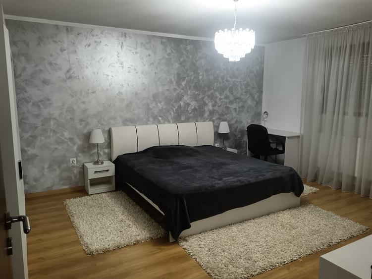 Casă cu 6 camere cu Teren 820 Mp în Berceni