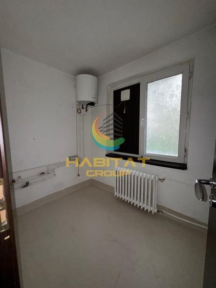Apartament cu 4 camere decomandat în Dristor