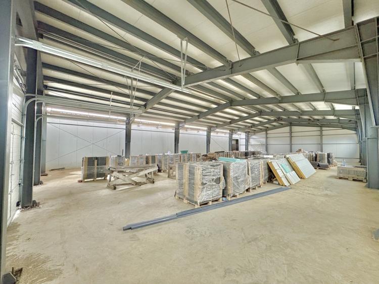 Spațiu industrial, de 600 mp, în Tomești
