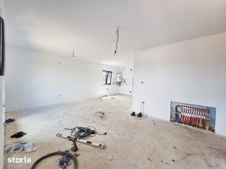Casă cu 4 camere cu Teren 300 Mp în Mărgineni