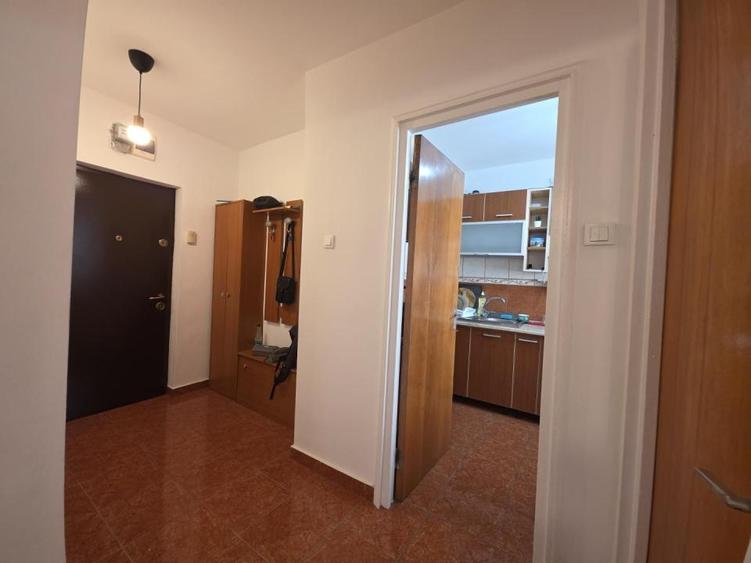 Apartament cu 3 camere în Drumul Taberei