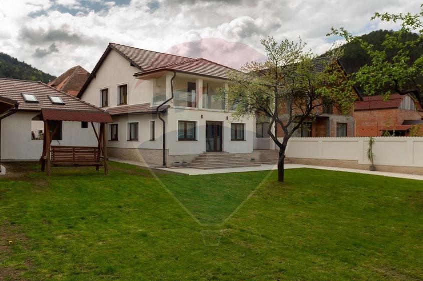 Proprietate specială, de 120 mp, în Rășinari