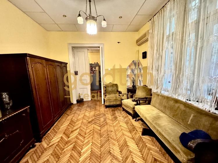 Casă individuală cu 5 camere cu Canalizare în Cotroceni