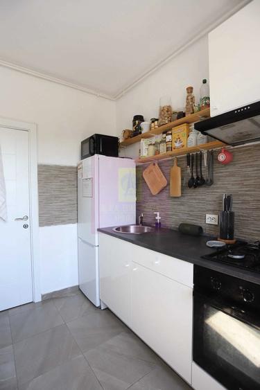 Apartament cu 2 camere semidecomandat în Giulești