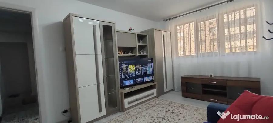 Apartament cu 3 camere semidecomandat în Ultracentral