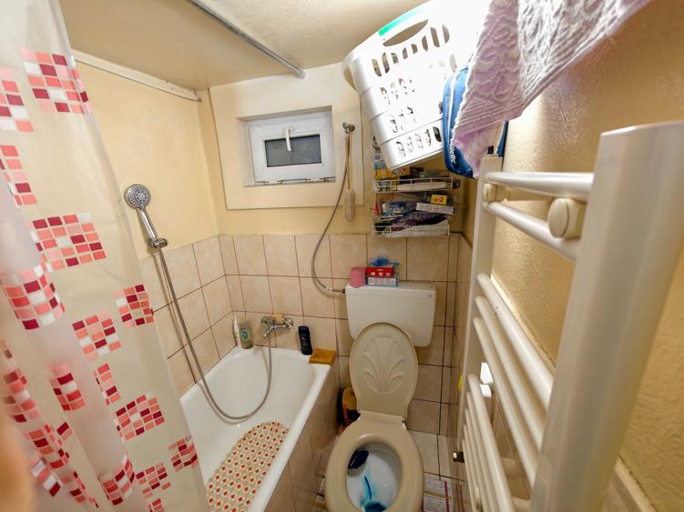 Casă cu 3 camere în Central