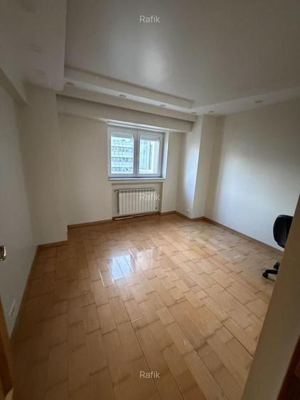 Apartament cu 3 camere decomandat, mobilat în Splaiul Unirii