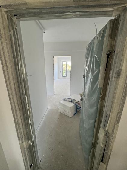 Apartament cu 2 camere decomandat în 1 Mai