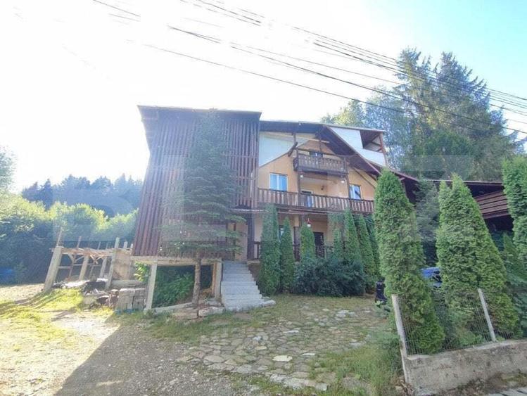 Pensiune 12 camere, 1500 mp teren, Sucevita - 2