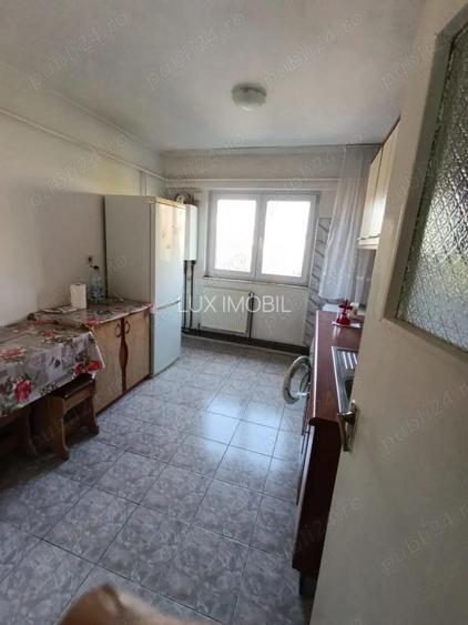 Apartament 2 camere , a-uri , Ostroveni , zona scoala nr. 10 ,centrala proprie .