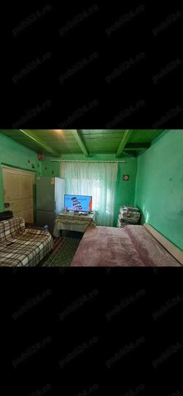 Casa batraneasca de vanzare - 1