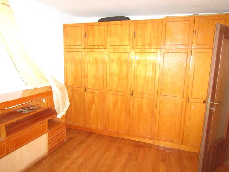 Apartament 4 camere de închiriat – Cartier Ștrand, str. Bârsei, etaj 2/4 - 9