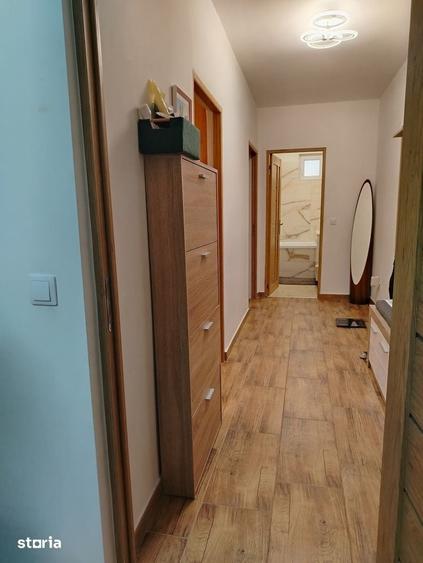 Apartament cu 3 camere decomandat în Valea Roșie