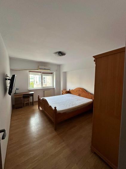 Apartament cu 3 camere decomandat în Păcurari