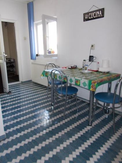 IDEAL AFACERE ,de locuit ,comercial,3 incaperi separate, 3grupuri sanitare gaze. - 4