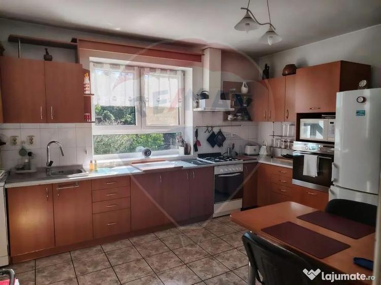 Casa / Vila cu 8 camere de vanzare in zona Central - 7