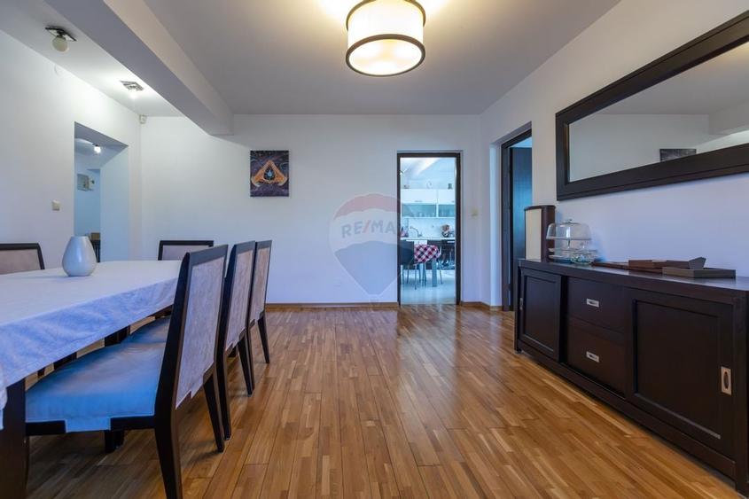 Vilă cu 7 camere de vânzare în zona Centrală Orașul  BUHUȘI - 20