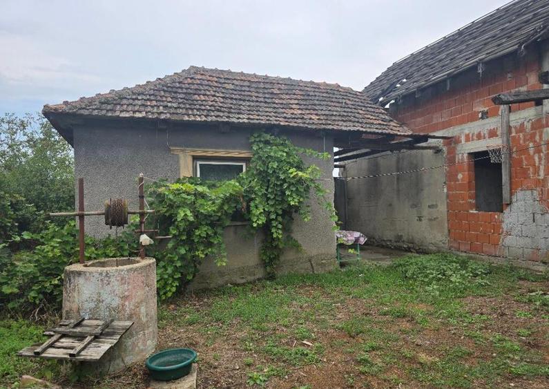 Casa loc SUMUGIU , sc 200 mp , parte veche si noua, ter 2670, sosea - 10