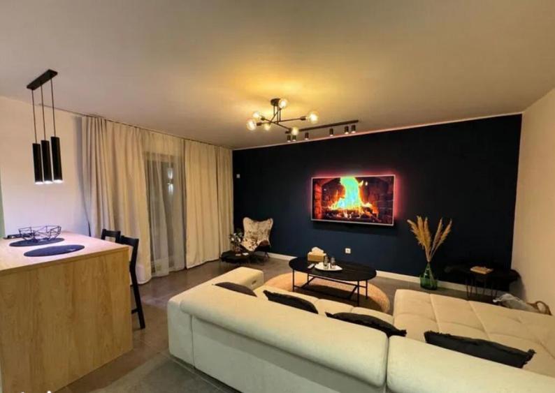 Apartament 2 camere, decomandat - zona Tractorul - 1