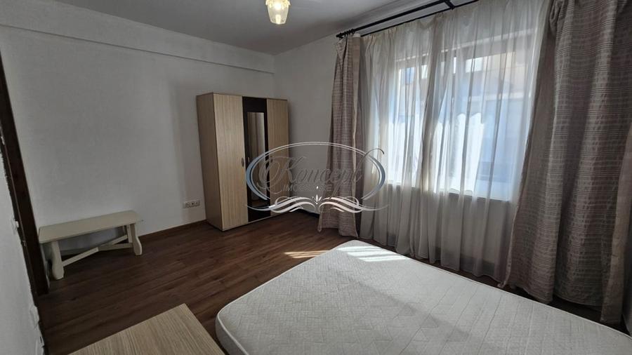 Apartament cu 4 camere semidecomandat, mobilat în Europa
