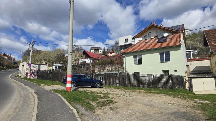 Vand casa singur in curte pozitie centrala / insorita - 5