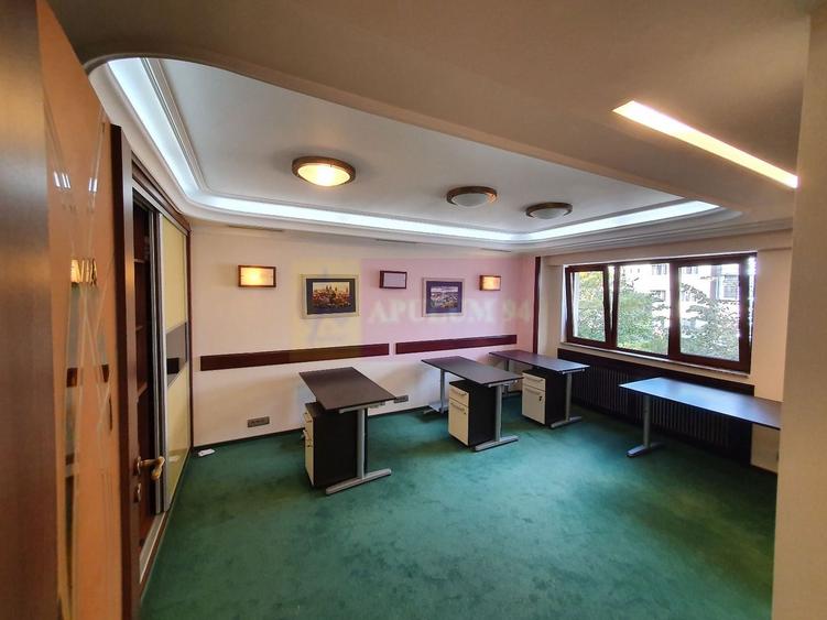 Apartament cu 3 camere de vanzare in Campina - Zona ultracentrala - 1