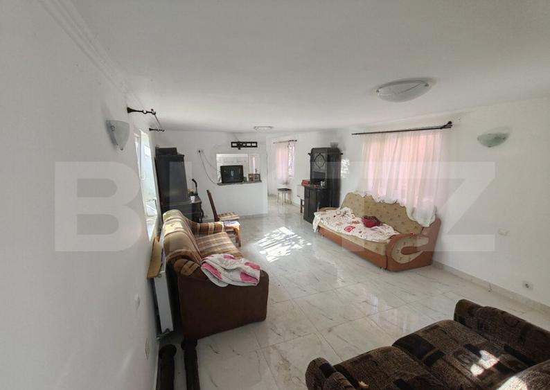 Casa +anexe de vanzare - 2