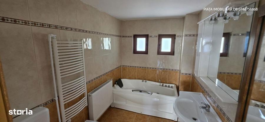 Resedinta deosebita 5 Camere | 200 mp Utili | 1.438 mp Teren | Aleea M - 17