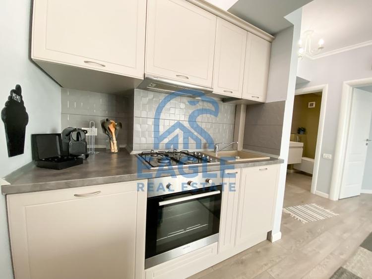 Mamaia Central - 2 Camere modern, balcon generos si vedere frontala spre lac - 9