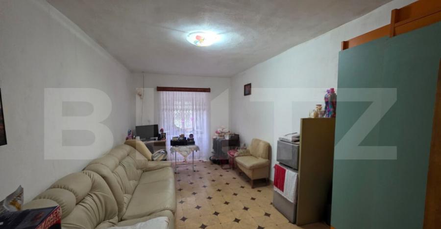 Casa de vanzare, cu 4 camere, 80 mp, satul Dorolea - 10