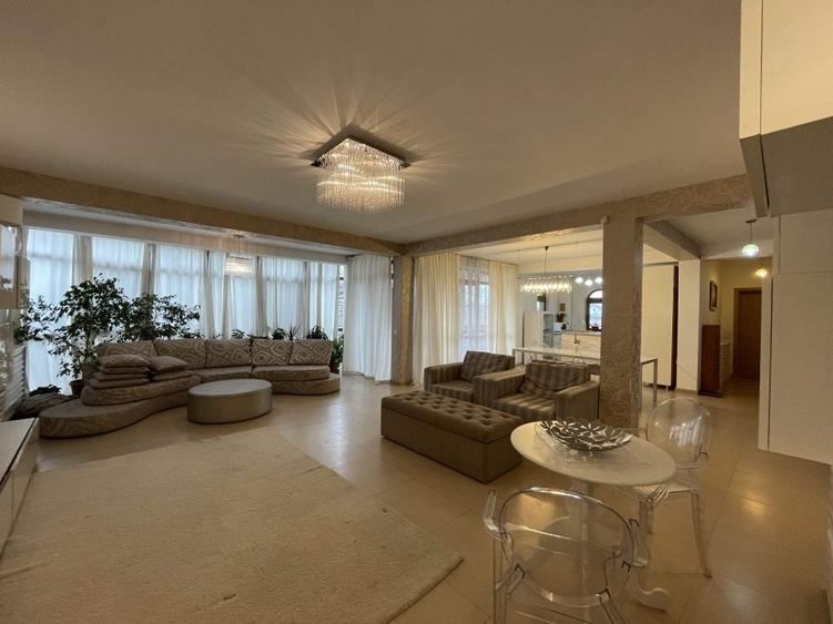 VILA P+1, Su = 350 mp.Teren 2000 mp + ANEXA,la DN 65- Valea Mare - 7