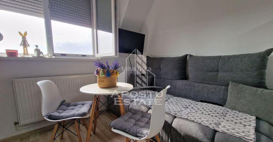 Apartament cu 2 camere, cu scara interioara, zona Blascovici Apartament cu 2 camere, cu scara interioara, zona Blascovici