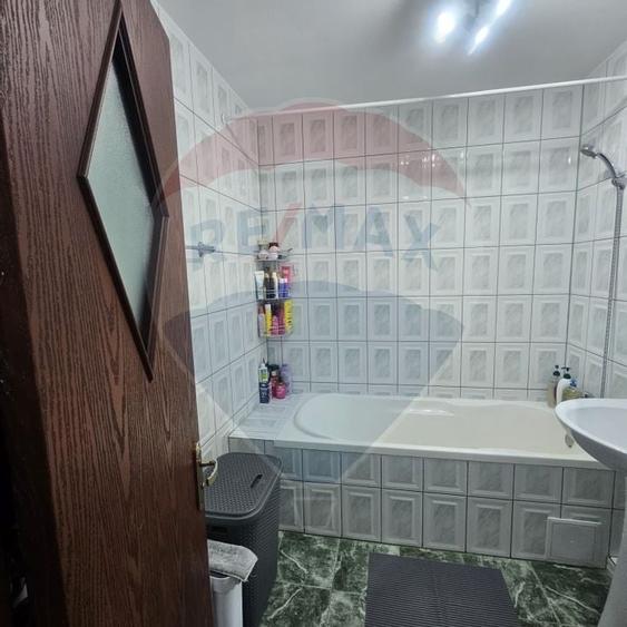 Vanazre Ap 2 camere în zona Titan - 10